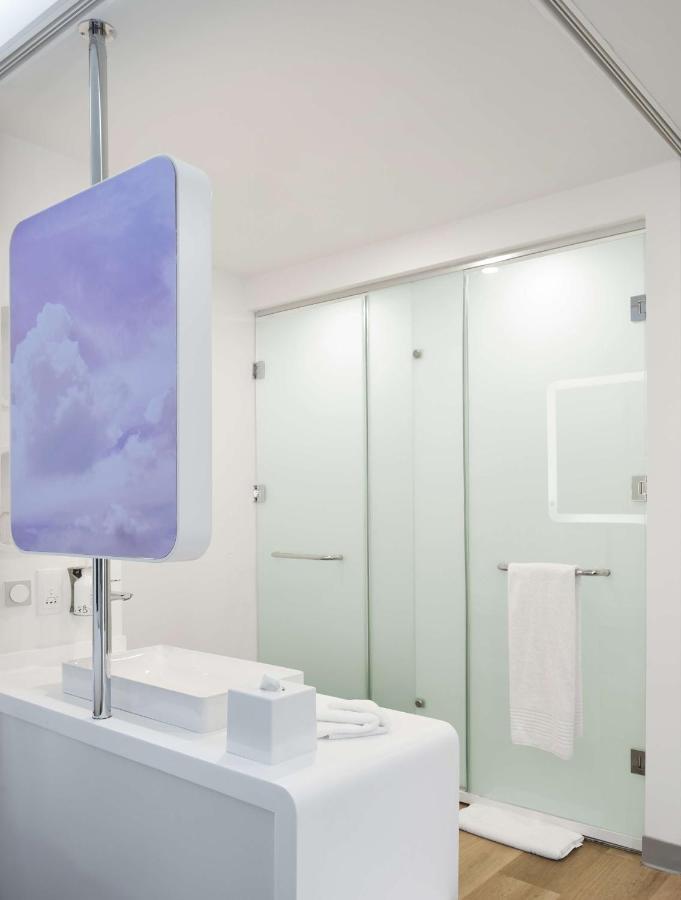 Yotelair Istanbul Airport, Duty Free - International Transit Area מראה חיצוני תמונה