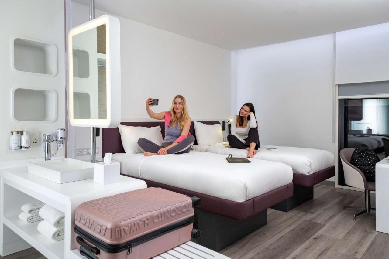 Yotelair Istanbul Airport, Duty Free - International Transit Area מראה חיצוני תמונה