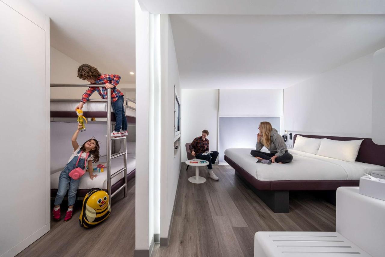 Yotelair Istanbul Airport, Duty Free - International Transit Area מראה חיצוני תמונה